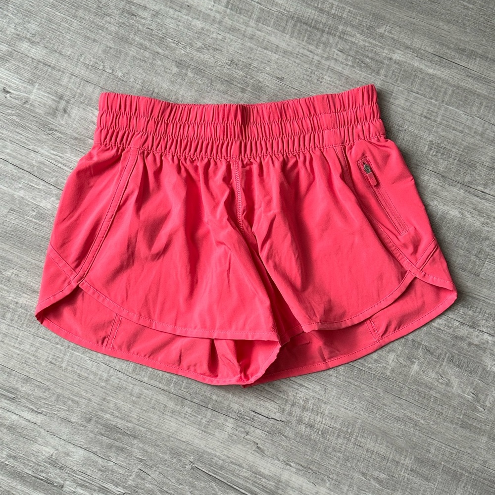 Lululemon Tracker Short 4” / size 8 / pink